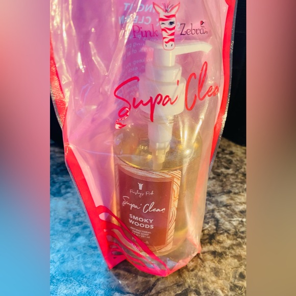 Pink Zebra handsoap - Picture 2 of 8